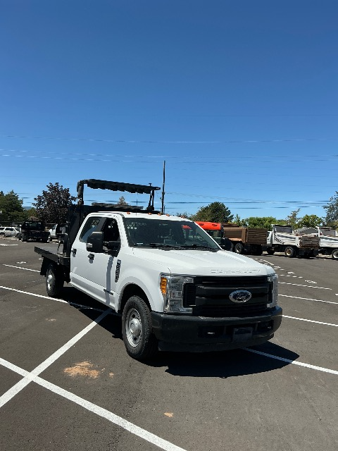 2017 FORD F350 XL CREW CAB 4X2 CHASSIS -- DIESEL