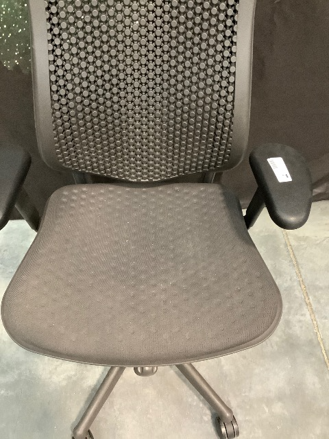 Herman Miller Celle Chair photo 4