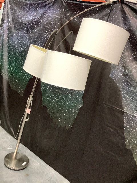 Tripple Threat Illumination Station Lamp photo 3